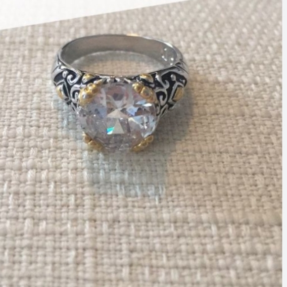 Ring - Picture 2 of 4